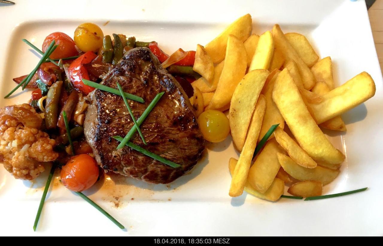 Gasthaus Knudsen Utersum Buitenkant foto